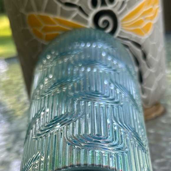 Starbucks iridescent plastic 24 oz Reflective Tumbler - Picture 4 of 4